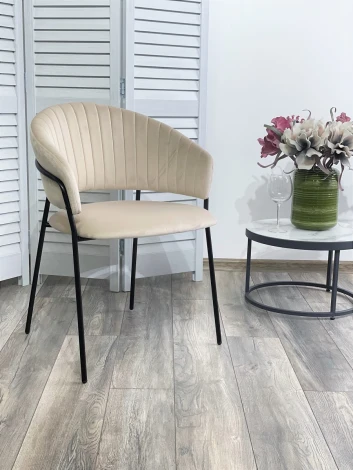 Стул M-City ГЕММА, цвет бежевый #H06, велюр / черный каркас