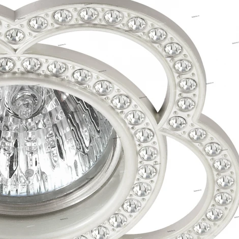 Встраиваемый точечный светильник Novotech Candi 370350