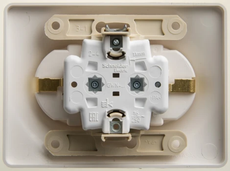 Розетка встраиваемая двойная с заземлением (перламутровый) Systeme Electric Glossa GSL000624