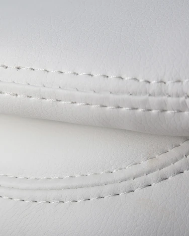 Офисное кресло для руководителей LYNDON (белый)