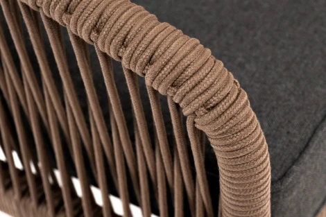 "Канны" кресло плетеное из роупа, каркас алюминий коричневый (RAL8016) муар, роуп коричневый круглый, ткань темно-серая 027 4SIS арт.УТ-00007761