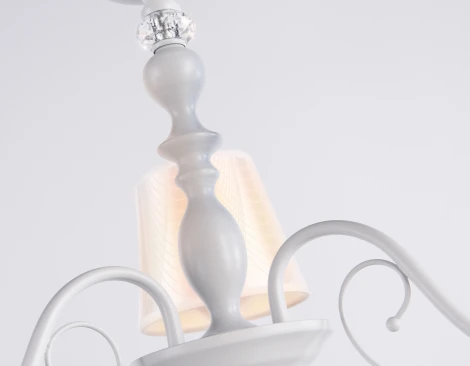 Подвесная люстра Ambrella TRADITIONAL TR4601 (220V, подвески, на цепи)