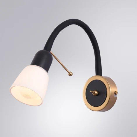 Бра на гибкой ножке Arte Lamp Lettura A7009AP-1BK (220V, выключатель)