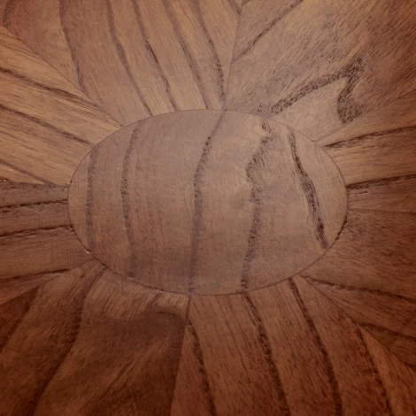 Стол Liverpool диам.110см, шпон орех "солнышко" с золотистыми ножками Bradex Home RF 0440