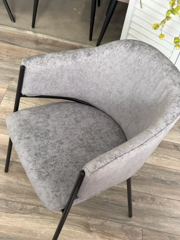 Стул M-City ДИЛЛ, цвет RAIN 17 серый, велюр / черный каркас