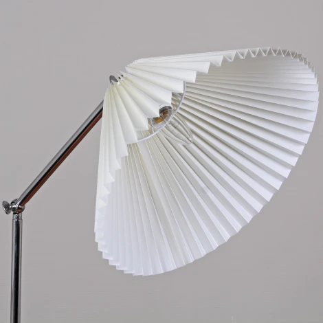 Торшер на треноге со столиком Reluce 02226-0.6-01 BK (220V)