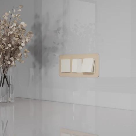 Розетка с заземлением с защит. крышкой и шторками (слоновая кость) Werkel W1171203 (a069595)