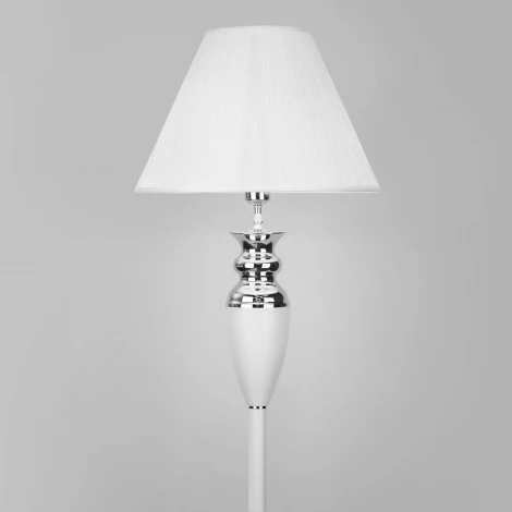 Торшер Eurosvet Majorka 009 белый (220V)