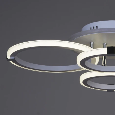 Потолочная люстра светодиодная на штанге Reluce 06319-3.3-04 WH+CR (RGB) (220V, пульт управления)