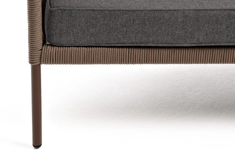 "Канны" диван 2-местный плетеный из роупа, каркас алюминий коричневый (RAL8016) муар, роуп коричневый круглый, ткань темно-серая 027 4SIS арт.УТ-00007799