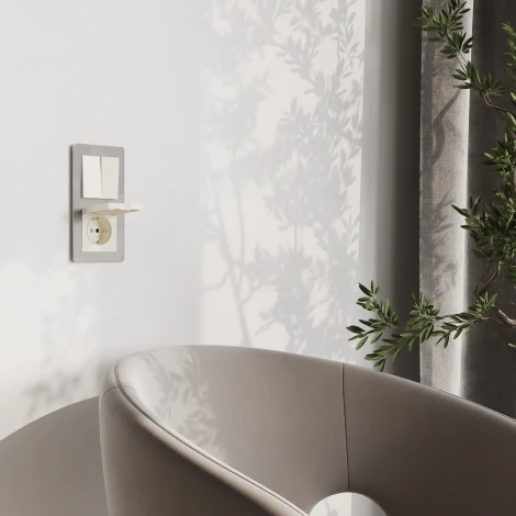 Розетка с заземлением с защит. крышкой и шторками (слоновая кость) Werkel W1171203 (a069595)