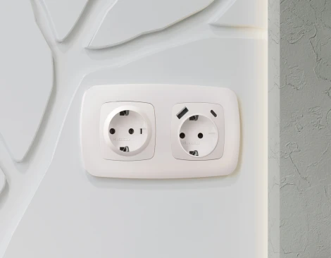 Лицевая панель Ambrella Volt OMEGA (Жемчуг) для электрической розетки с заземлением со шторками 2USB A+C QUANT OP2100