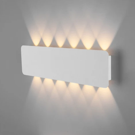 Настенный светильник Eurosvet Angle 40139/1 LED белый