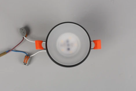 Встраиваемый точечный светильник Omnilux Genova OML-102819-01 (220V, круглые)