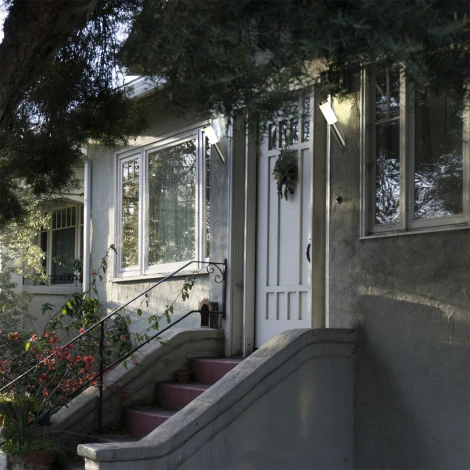 Уличный настенный светильник Escada Galena 30011W/01 1x25Вт, E27, металл/пластик, хром (220V, круглые, IP44)