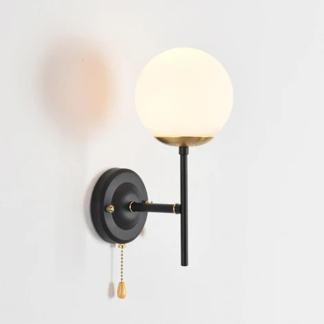 Бра Lumion Elrona 8375/1W черный/латунь/белый, металл/стекло E27 60W 220V