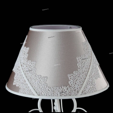 Интерьерная настольная лампа Maytoni Lucy ARM042-11-W