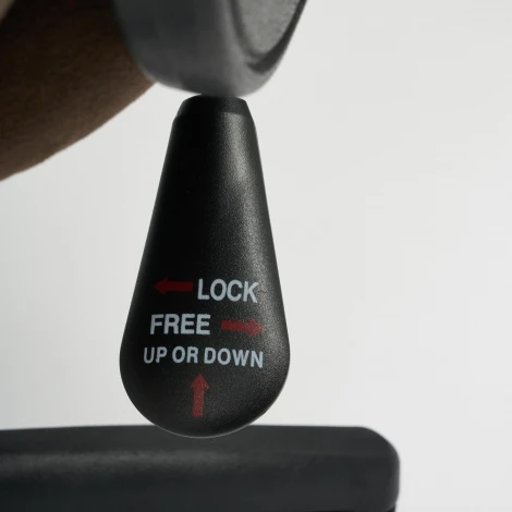 Кресло СН747 коричневый (флок)