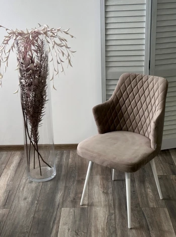 Стул M-City HERMAN ЛАТТЕ #25, велюр / белый каркас