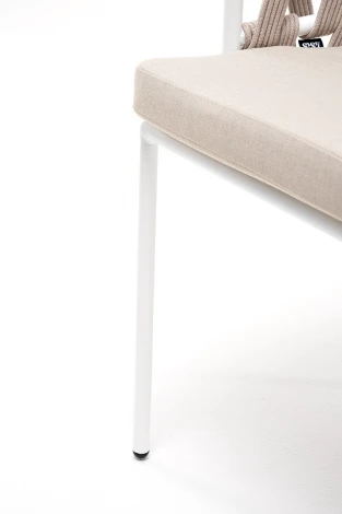 "Диего" стул плетеный из роупа, каркас из стали белый муар, роуп бежевый круглый, ткань бежевая 052 4SIS арт.УТ-00008308