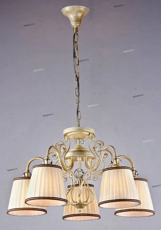 Подвесная люстра Maytoni Vintage ARM420-05-G