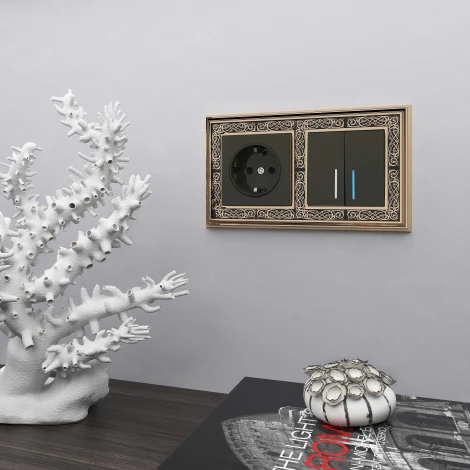 Рамка на 2 поста (золото/черный) W0021430 (a051321)