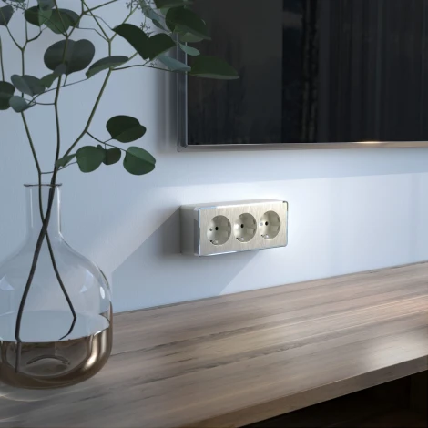 Розетка тройная с заземлением и шторками (шампань рифленый) Werkel W5073110 (a052594)