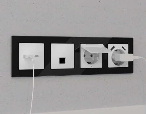 Комплект механизма Ethernet RJ-45 розетки экранированной с автоматической защитной шторкой встраиваемый (белый матовый) Ambrella Volt QUANT MA132005