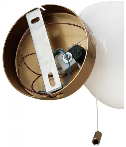 Бра с выключателем сонетка Lumion Carmela 8278/1W латунь/белый, металл/стекло Е14 1*40W 220V