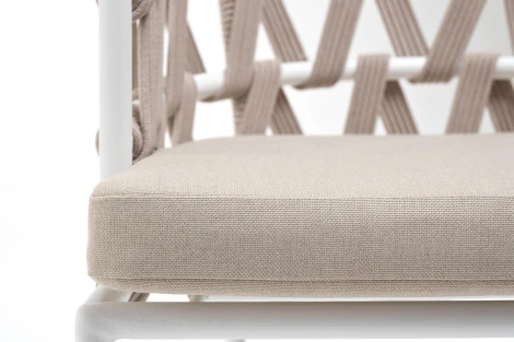 "Диего" стул плетеный из роупа, каркас из стали белый муар, роуп бежевый круглый, ткань бежевая 052 4SIS арт.УТ-00008308