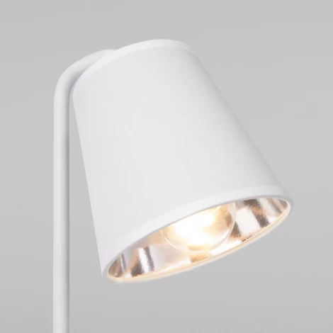 Настольная лампа Montero 01134/1 белый Eurosvet (220V)