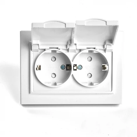 Розетка двойная с заземлением и защитной крышкой (белый) Stekker Эрна 49139