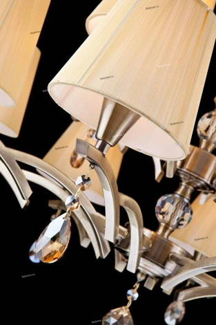 Подвесная люстра Maytoni Arte ARM901-12-R