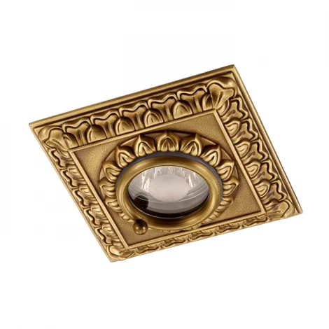 Встраиваемый точечный светильник Novotech Daisy 370049