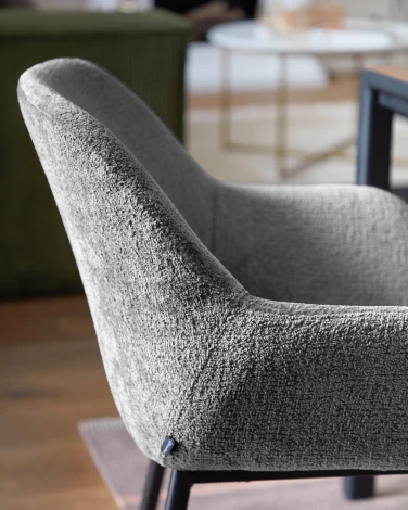 Стул Konna темно-серый из мягкой синели с черными ножками La Forma (ex Julia Grup) арт.110277