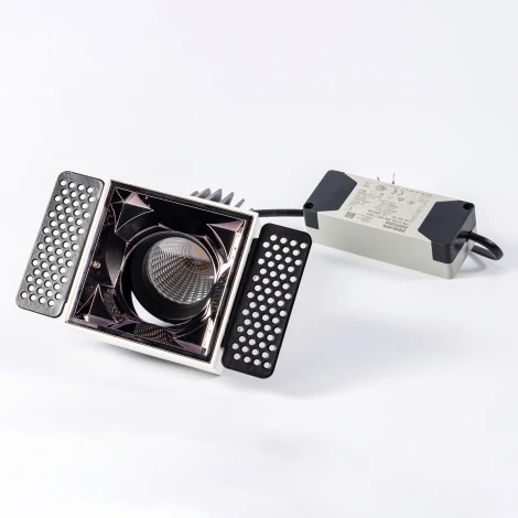 Точечный встраиваемый светодиодный светильник, квадратная рамка, жемчужно-черный отражатель Fiberli Mr1215 12130104