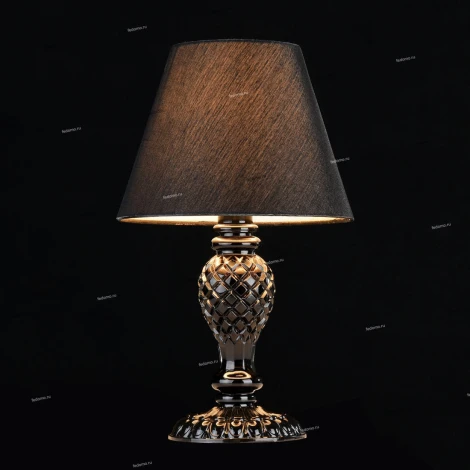 Интерьерная настольная лампа Maytoni Contrast ARM220-11-B