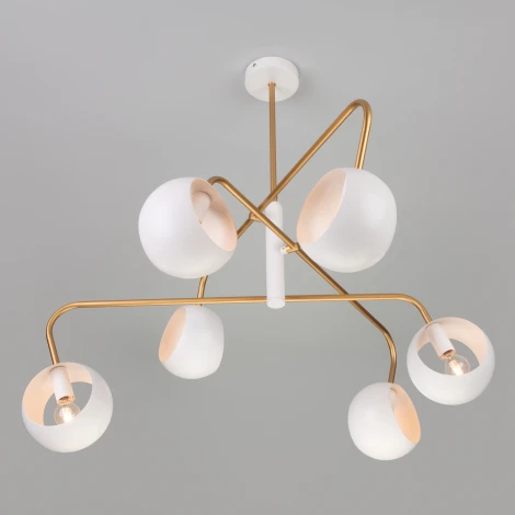 Потолочная люстра Eurosvet Luca 70055/6 белый