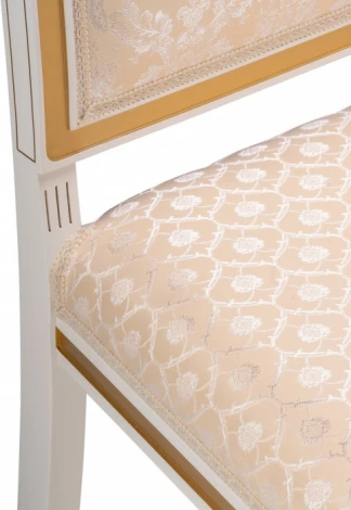 Стул деревянный Woodville Рембрандт молочный / золото патина арт.615203