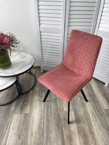 Стул PAINT, цвет B36 Розовый, велюр / черный каркас