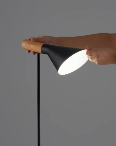 Торшер Moderli Turin V11334-1F (220V, выключатель)