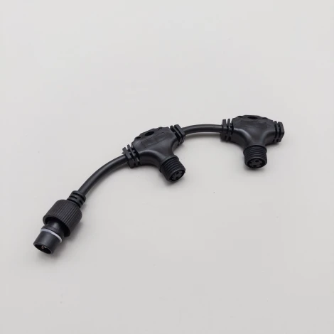 Разветвитель 2-х лучевой для Бахромы, Занавесов и Нитей 220В без возможности управления, Провод Черный Каучук, IP65 Laitcom LLR2-1