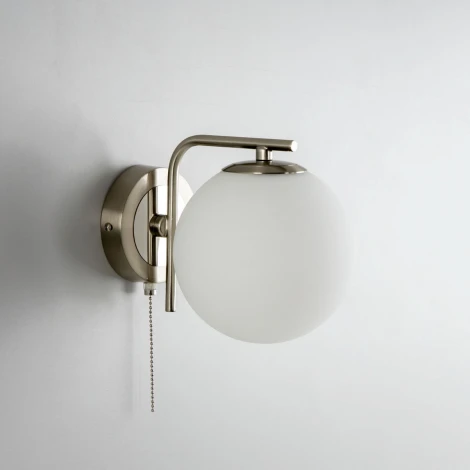 Бра с выключателем Томми CL102314 (220V, шар)