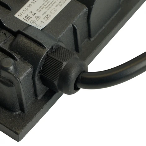 Светодиодный прожектор Saffit SFL51-30 51193 IP65 30W 6500K черный