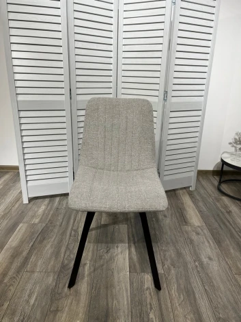 Обеденный стул M-City ELVIS WZ2042-02 светло-бежевый/ черный каркас