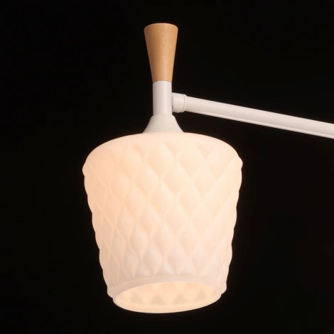 Потолочная люстра на штанге DeMarkt Дэла 635015003 (220V)