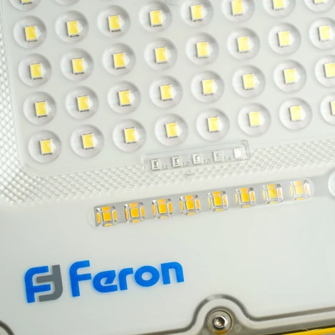 Светодиодный прожектор Feron LL-950 48675 переносной с зарядным устройством IP66 30W 6400K (220V)
