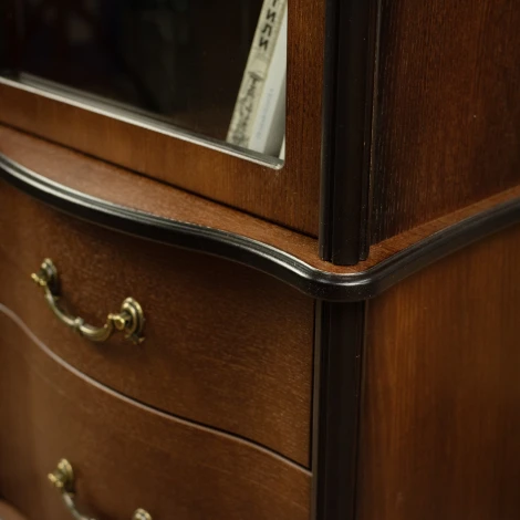 Шкаф-витрина Джульетта, орех Л Mebelik арт.008571