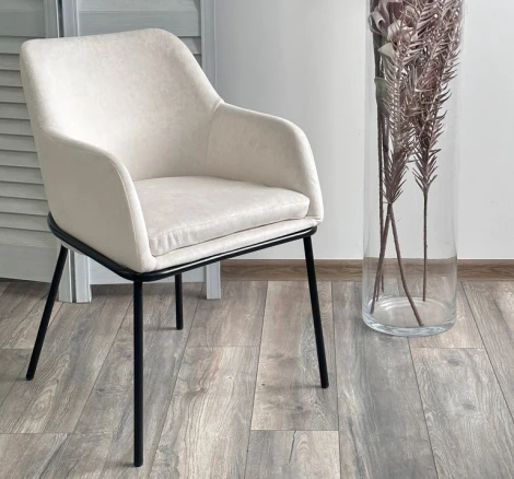 Стул M-City АЛИСТЕР, цвет RAIN 1 молочный велюр / черный каркас