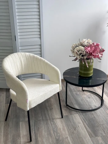 Стул M-City SNUG 3018-01 белый, шенилл / черный каркас